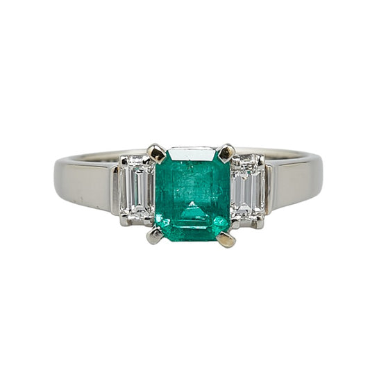 Pt900 Platinum Emerald Diamond Ring