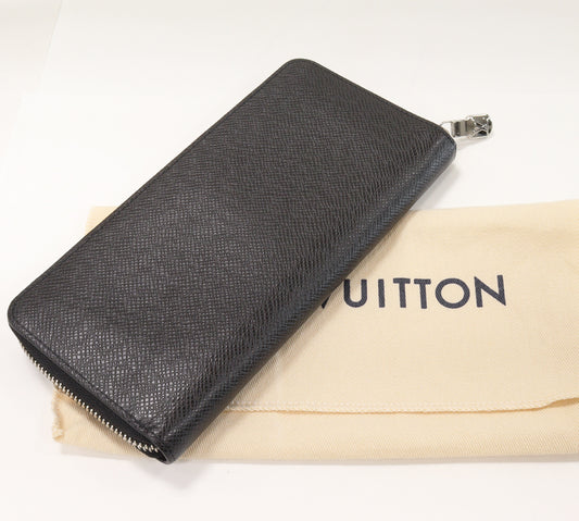 Louis Vuitton Taiga Leather Zippy Wallet M30503